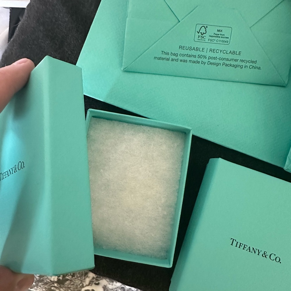 Authentic Tiffany Bags and Boxes with filler and ribbon - Picture 3 of 8